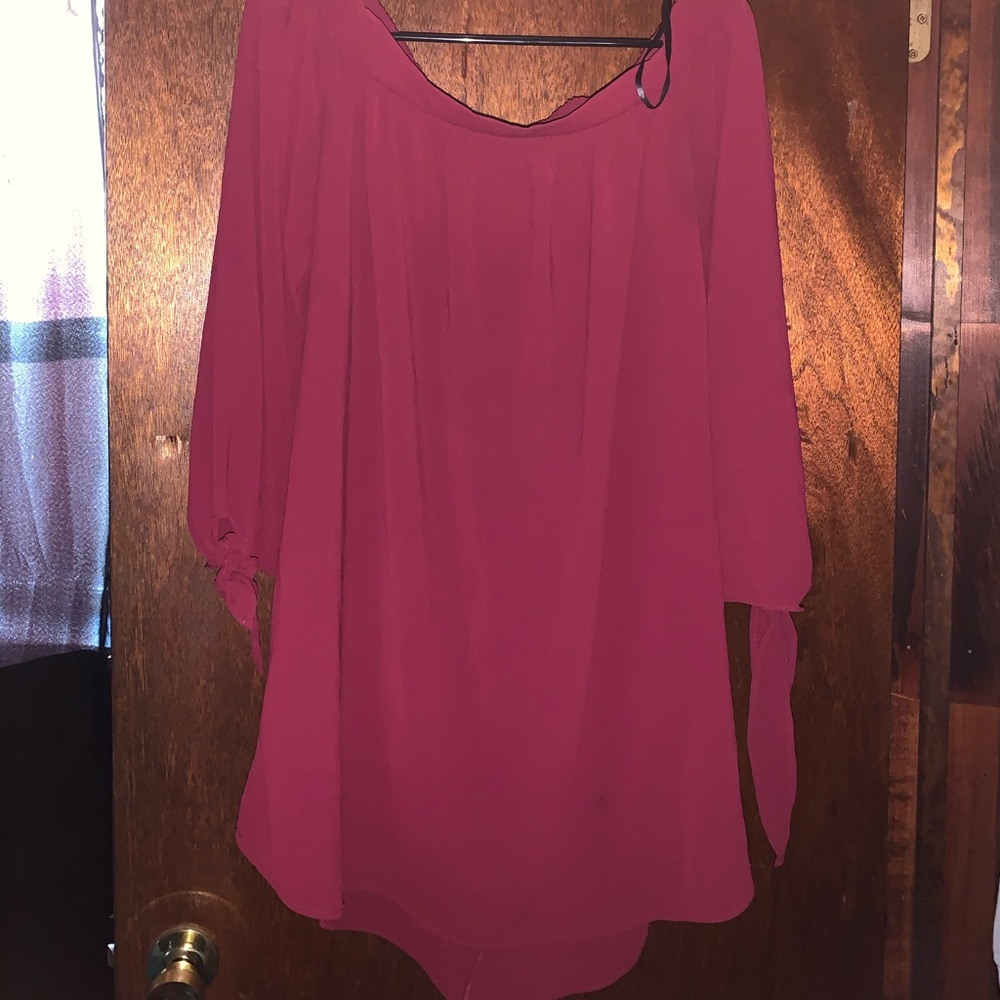 Cute burgundy off-the-shoulder dress💕